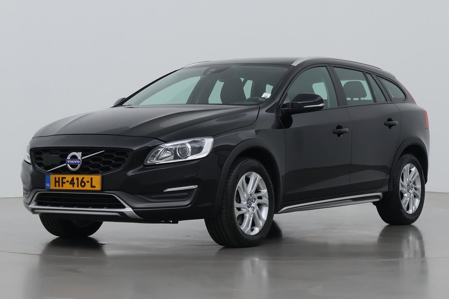Volvo V60 Cross Country 2.0 T5 Summum | Dual Xenon | Trekhaak | Navigatie | Stoelverwarming | Leder | Parkeersensoren | 17 Inch