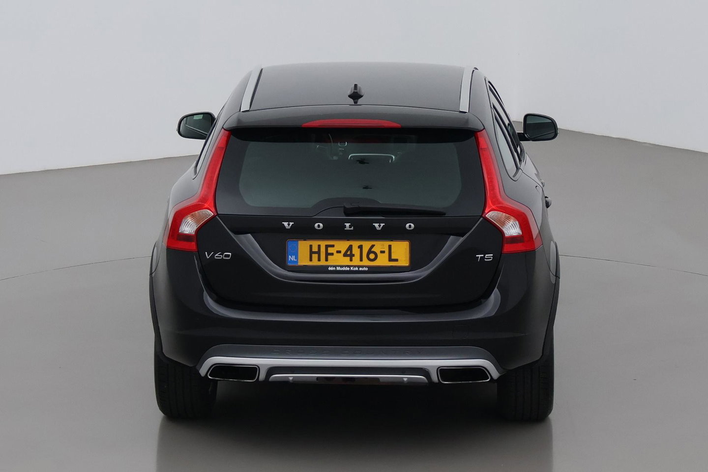Volvo V60 Cross Country 2.0 T5 Summum | Dual Xenon | Trekhaak | Navigatie | Stoelverwarming | Leder | Parkeersensoren | 17 Inch