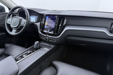 Volvo XC60 Recharge T8 AWD Business Pro | ACC | Panoramadak | 360° Camera | Head-Up | Harman/Kardon | Trekhaak | BLIS | Stoel+Stuurverwarming