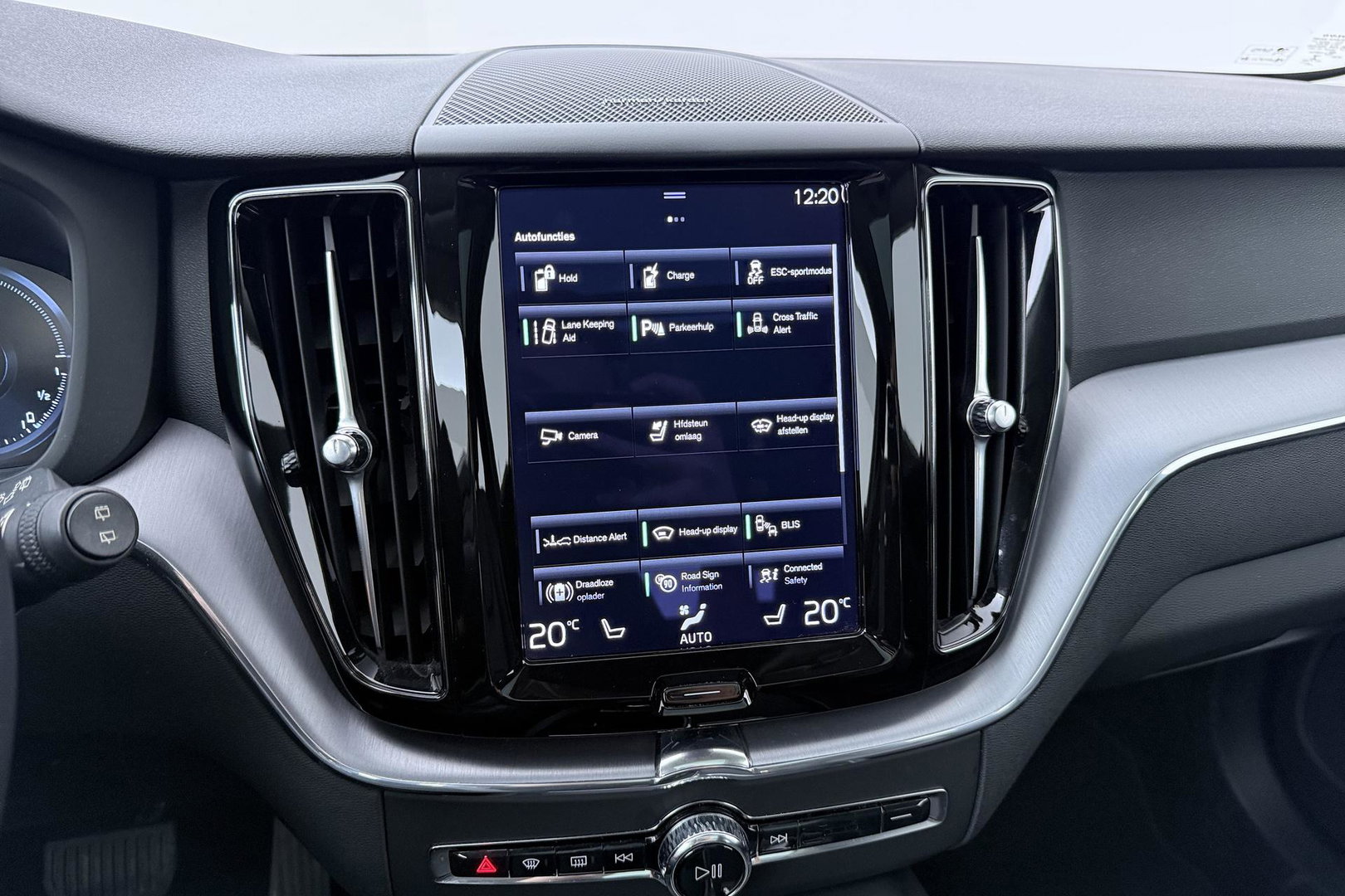 Volvo XC60 Recharge T8 AWD Business Pro | ACC | Panoramadak | 360° Camera | Head-Up | Harman/Kardon | Trekhaak | BLIS | Stoel+Stuurverwarming