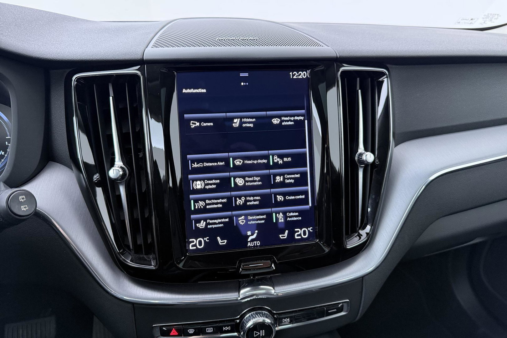 Volvo XC60 Recharge T8 AWD Business Pro | ACC | Panoramadak | 360° Camera | Head-Up | Harman/Kardon | Trekhaak | BLIS | Stoel+Stuurverwarming