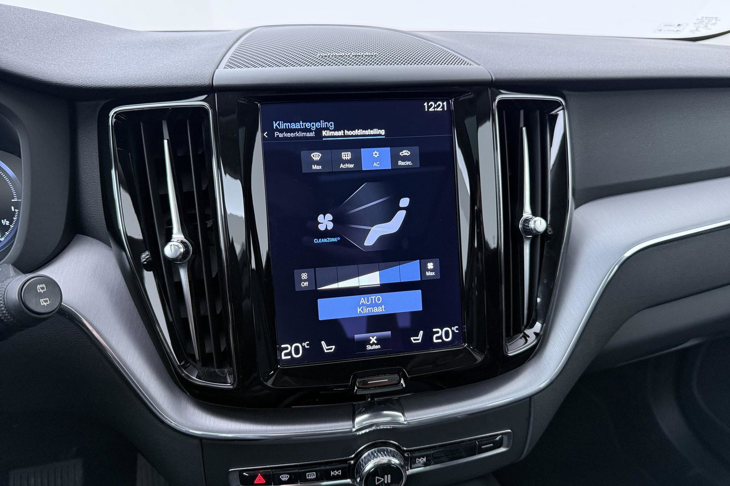 Volvo XC60 Recharge T8 AWD Business Pro | ACC | Panoramadak | 360° Camera | Head-Up | Harman/Kardon | Trekhaak | BLIS | Stoel+Stuurverwarming