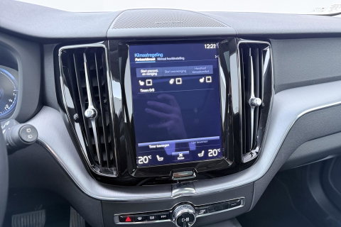 Volvo XC60 Recharge T8 AWD Business Pro | ACC | Panoramadak | 360° Camera | Head-Up | Harman/Kardon | Trekhaak | BLIS | Stoel+Stuurverwarming