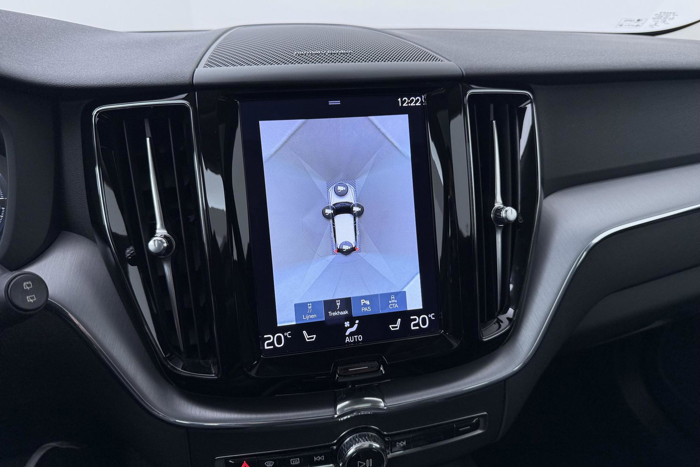 Volvo XC60 Recharge T8 AWD Business Pro | ACC | Panoramadak | 360° Camera | Head-Up | Harman/Kardon | Trekhaak | BLIS | Stoel+Stuurverwarming