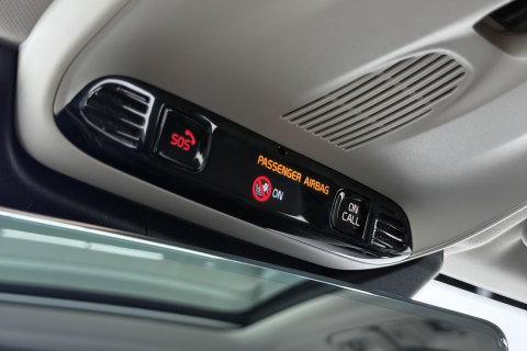 Volvo XC60 Recharge T8 AWD Business Pro | ACC | Panoramadak | 360° Camera | Head-Up | Harman/Kardon | Trekhaak | BLIS | Stoel+Stuurverwarming