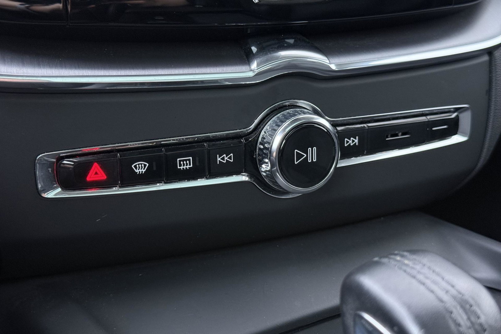 Volvo XC60 Recharge T8 AWD Business Pro | ACC | Panoramadak | 360° Camera | Head-Up | Harman/Kardon | Trekhaak | BLIS | Stoel+Stuurverwarming
