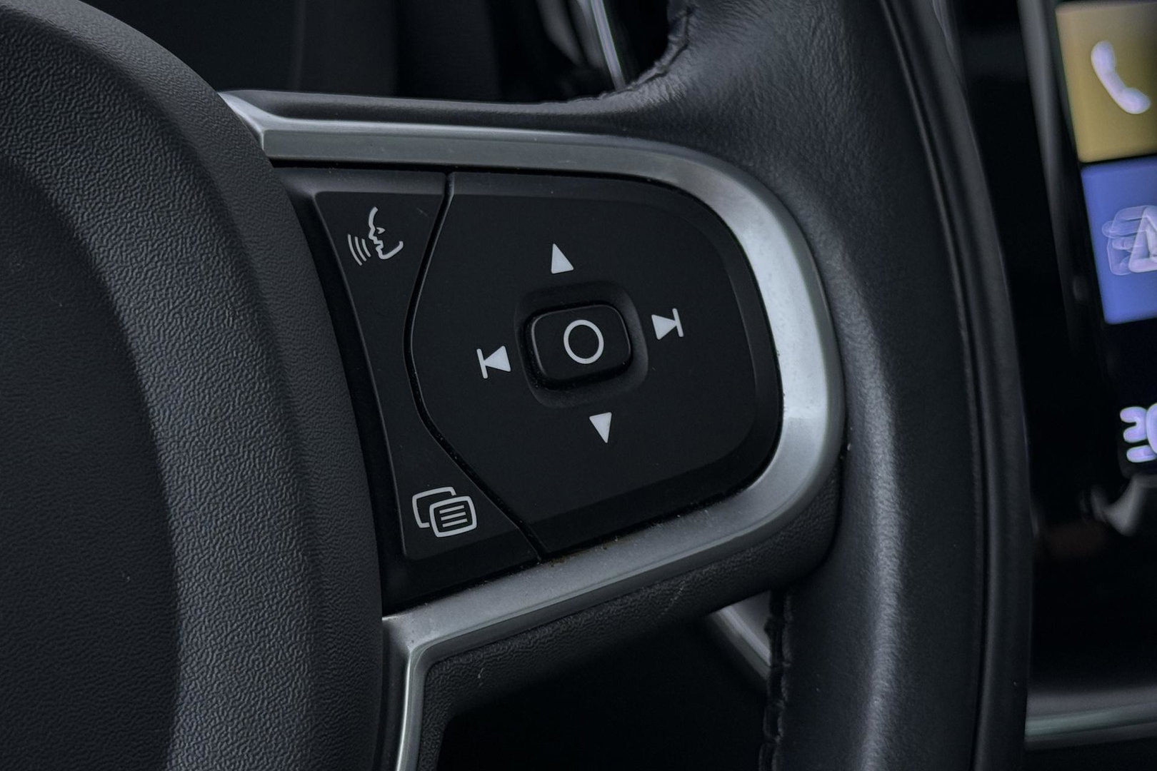 Volvo XC60 Recharge T8 AWD Business Pro | ACC | Panoramadak | 360° Camera | Head-Up | Harman/Kardon | Trekhaak | BLIS | Stoel+Stuurverwarming
