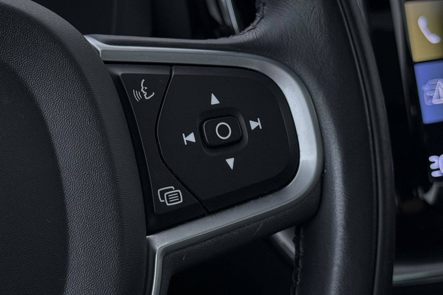 Volvo XC60 Recharge T8 AWD Business Pro | ACC | Panoramadak | 360° Camera | Head-Up | Harman/Kardon | Trekhaak | BLIS | Stoel+Stuurverwarming