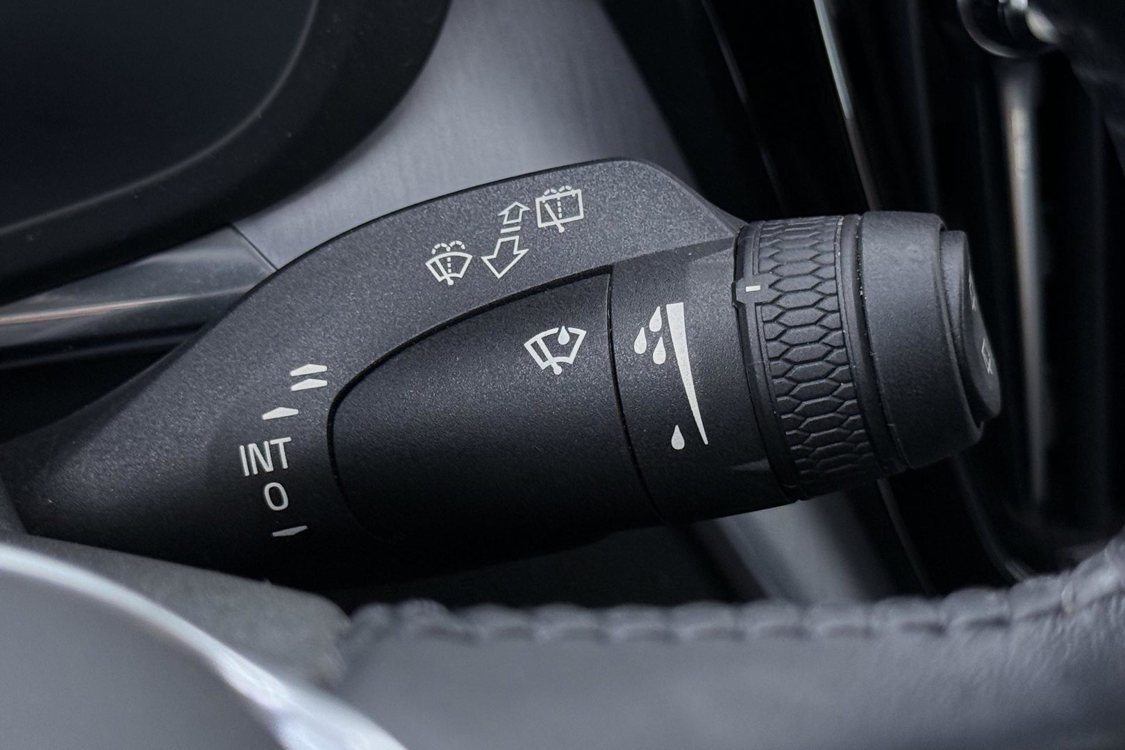 Volvo XC60 Recharge T8 AWD Business Pro | ACC | Panoramadak | 360° Camera | Head-Up | Harman/Kardon | Trekhaak | BLIS | Stoel+Stuurverwarming