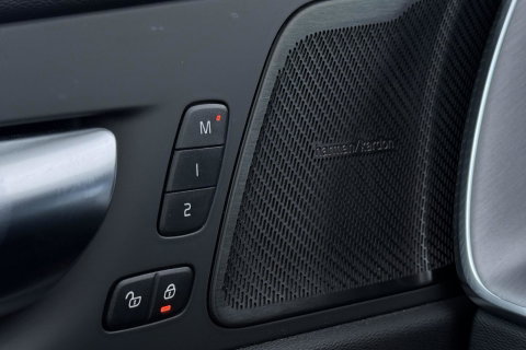 Volvo XC60 Recharge T8 AWD Business Pro | ACC | Panoramadak | 360° Camera | Head-Up | Harman/Kardon | Trekhaak | BLIS | Stoel+Stuurverwarming