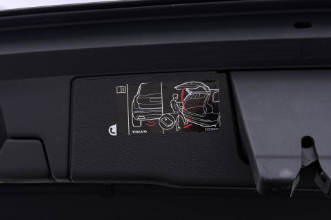 Volvo XC60 Recharge T8 AWD Business Pro | ACC | Panoramadak | 360° Camera | Head-Up | Harman/Kardon | Trekhaak | BLIS | Stoel+Stuurverwarming