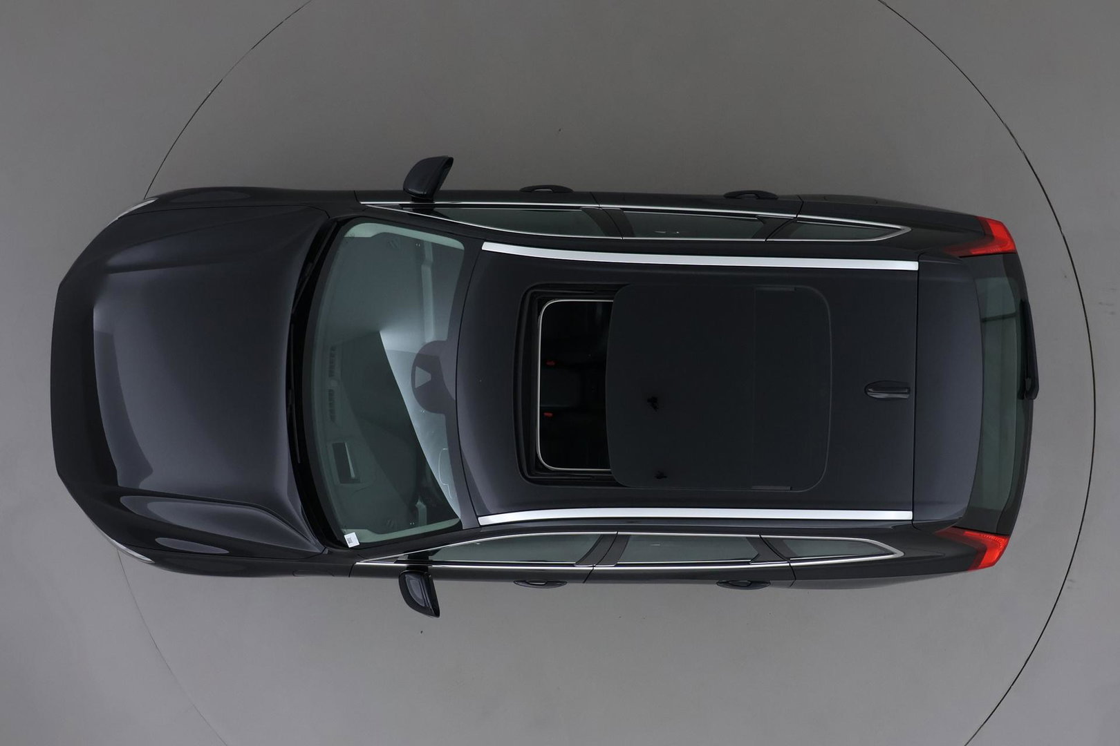 Volvo XC60 Recharge T8 AWD Business Pro | ACC | Panoramadak | 360° Camera | Head-Up | Harman/Kardon | Trekhaak | BLIS | Stoel+Stuurverwarming
