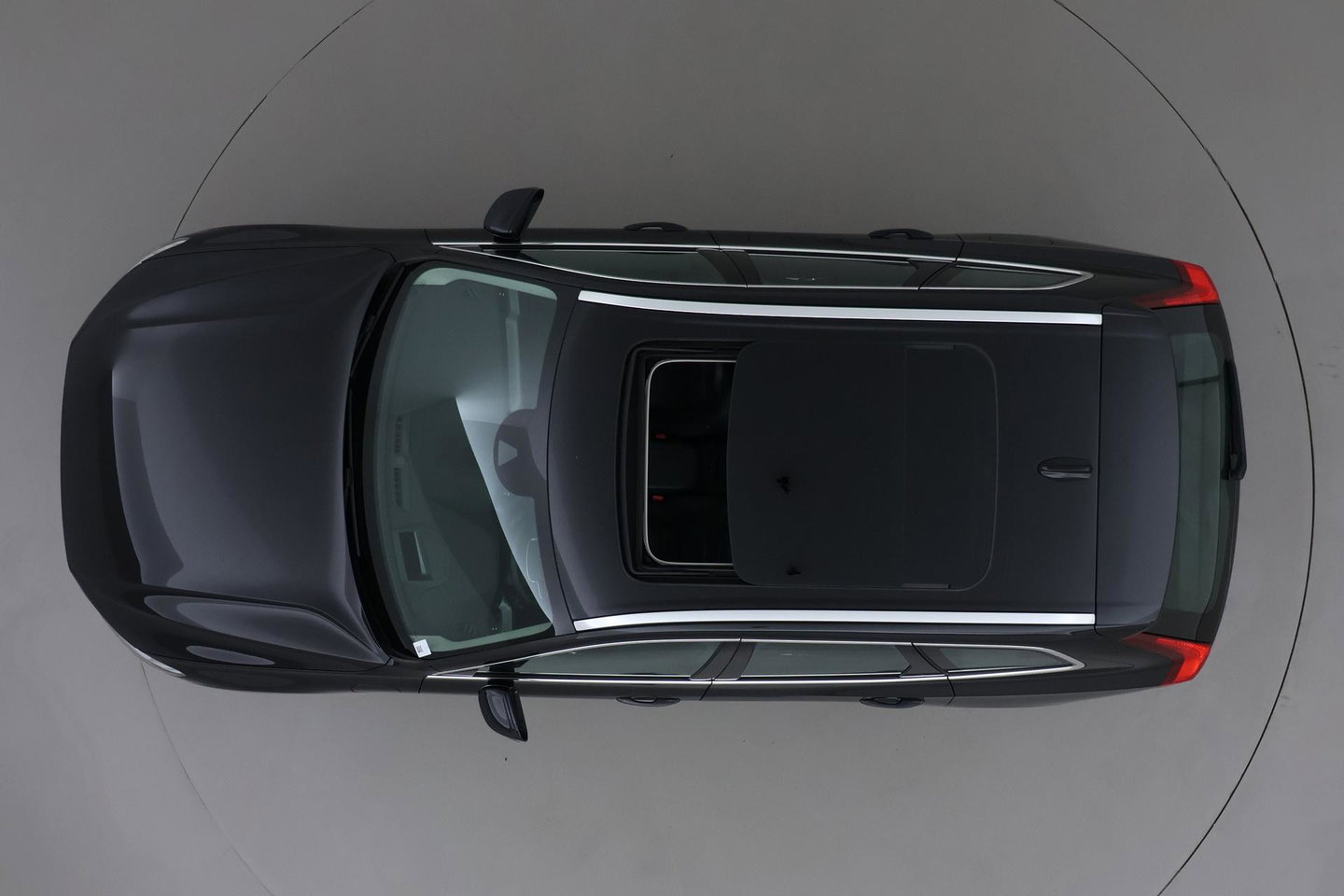 Volvo XC60 Recharge T8 AWD Business Pro | ACC | Panoramadak | 360° Camera | Head-Up | Harman/Kardon | Trekhaak | BLIS | Stoel+Stuurverwarming