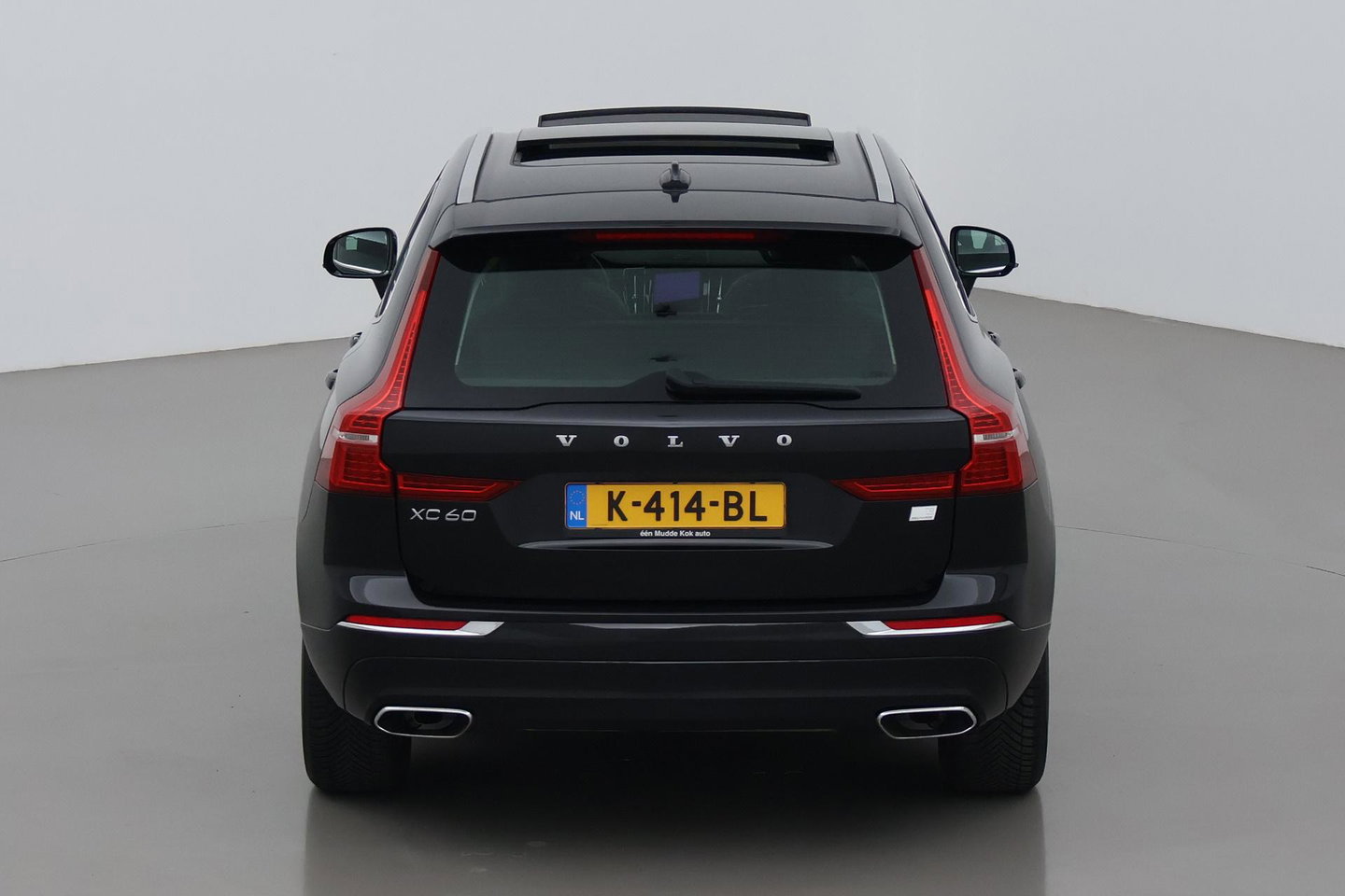 Volvo XC60 Recharge T8 AWD Business Pro | ACC | Panoramadak | 360° Camera | Head-Up | Harman/Kardon | Trekhaak | BLIS | Stoel+Stuurverwarming
