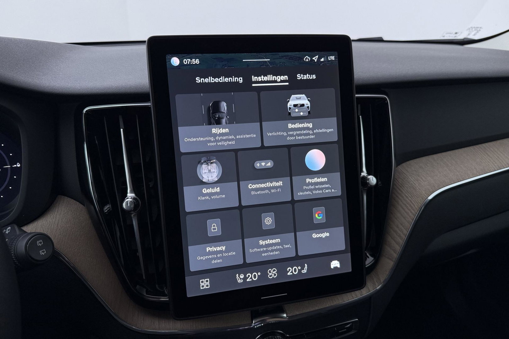 Volvo XC60 T8 Plug-in hybrid Plus Dark | ACC | Harman/Kardon | 360° Camera | Stoel+Stuurverwarming | BLIS | Memory