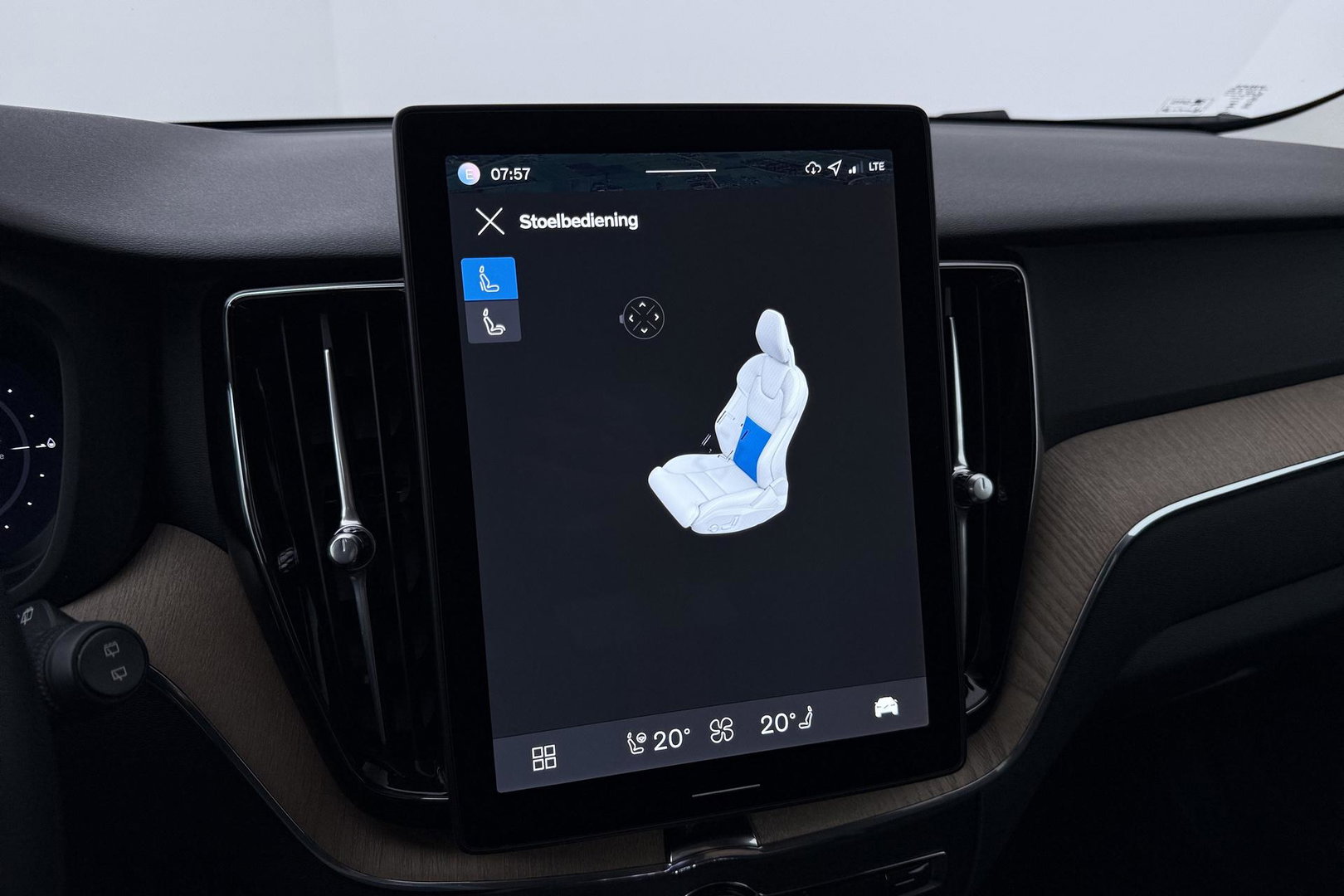 Volvo XC60 T8 Plug-in hybrid Plus Dark | ACC | Harman/Kardon | 360° Camera | Stoel+Stuurverwarming | BLIS | Memory