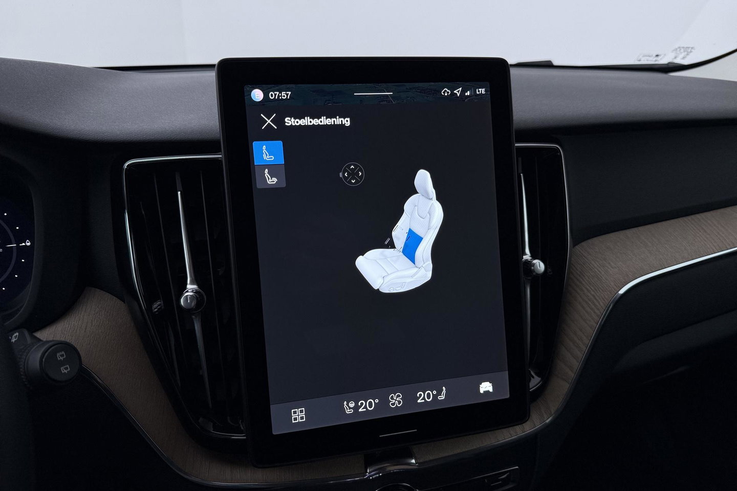 Volvo XC60 T8 Plug-in hybrid Plus Dark | ACC | Harman/Kardon | 360° Camera | Stoel+Stuurverwarming | BLIS | Memory