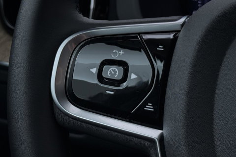 Volvo XC60 T8 Plug-in hybrid Plus Dark | ACC | Harman/Kardon | 360° Camera | Stoel+Stuurverwarming | BLIS | Memory