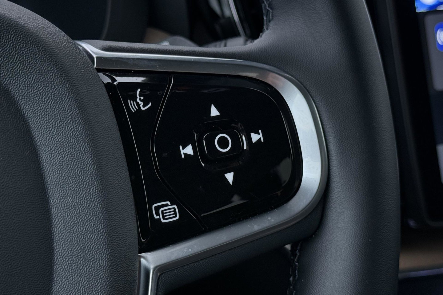 Volvo XC60 T8 Plug-in hybrid Plus Dark | ACC | Harman/Kardon | 360° Camera | Stoel+Stuurverwarming | BLIS | Memory