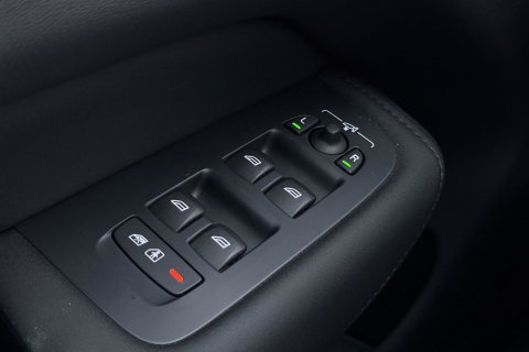 Volvo XC60 T8 Plug-in hybrid Plus Dark | ACC | Harman/Kardon | 360° Camera | Stoel+Stuurverwarming | BLIS | Memory