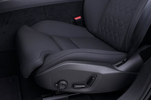Volvo XC60 T8 Plug-in hybrid Plus Dark | ACC | Harman/Kardon | 360° Camera | Stoel+Stuurverwarming | BLIS | Memory