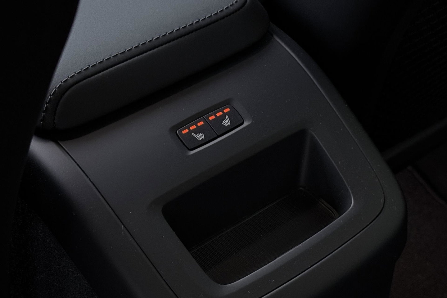 Volvo XC60 T8 Plug-in hybrid Plus Dark | ACC | Harman/Kardon | 360° Camera | Stoel+Stuurverwarming | BLIS | Memory