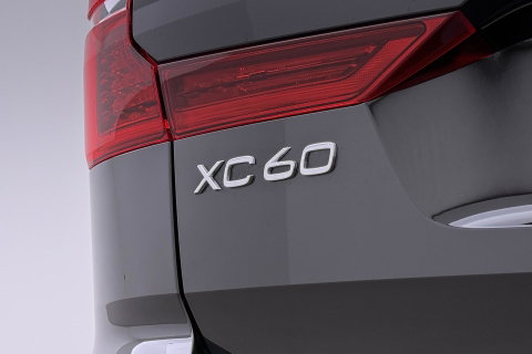 Volvo XC60 T8 Plug-in hybrid Plus Dark | ACC | Harman/Kardon | 360° Camera | Stoel+Stuurverwarming | BLIS | Memory