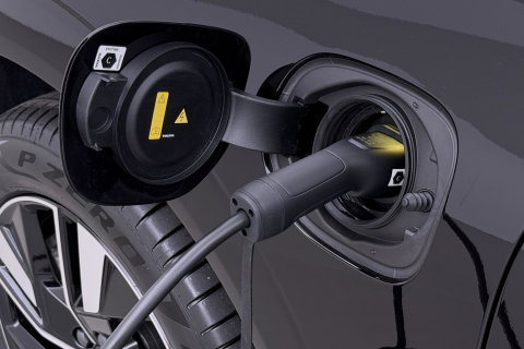Volvo XC60 T8 Plug-in hybrid Plus Dark | ACC | Harman/Kardon | 360° Camera | Stoel+Stuurverwarming | BLIS | Memory