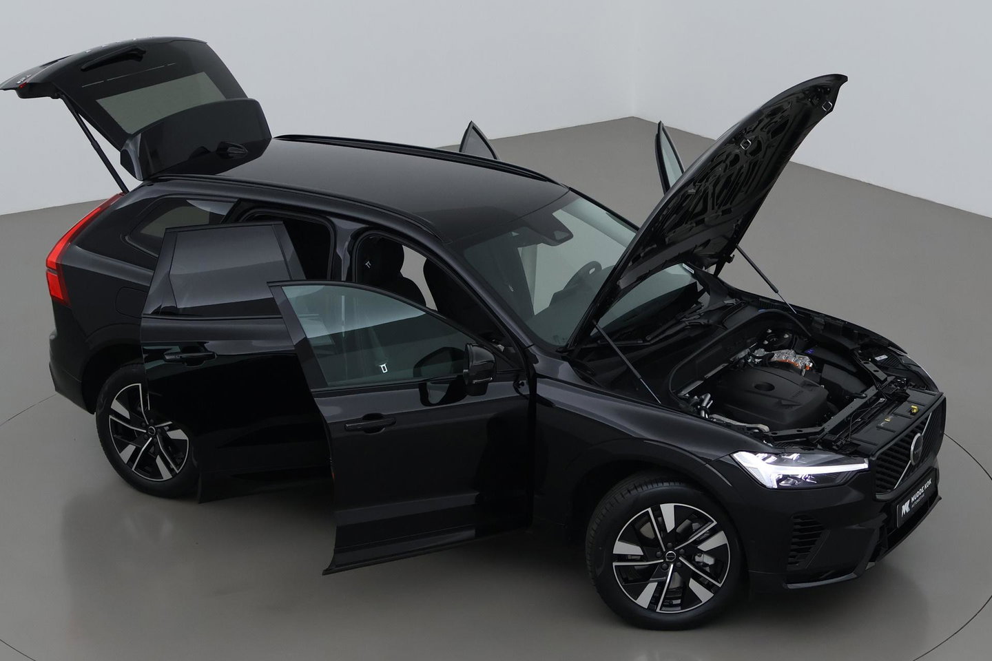 Volvo XC60 T8 Plug-in hybrid Plus Dark | ACC | Harman/Kardon | 360° Camera | Stoel+Stuurverwarming | BLIS | Memory