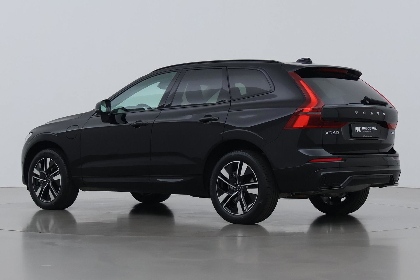 Volvo XC60 T8 Plug-in hybrid Plus Dark | ACC | Harman/Kardon | 360° Camera | Stoel+Stuurverwarming | BLIS | Memory