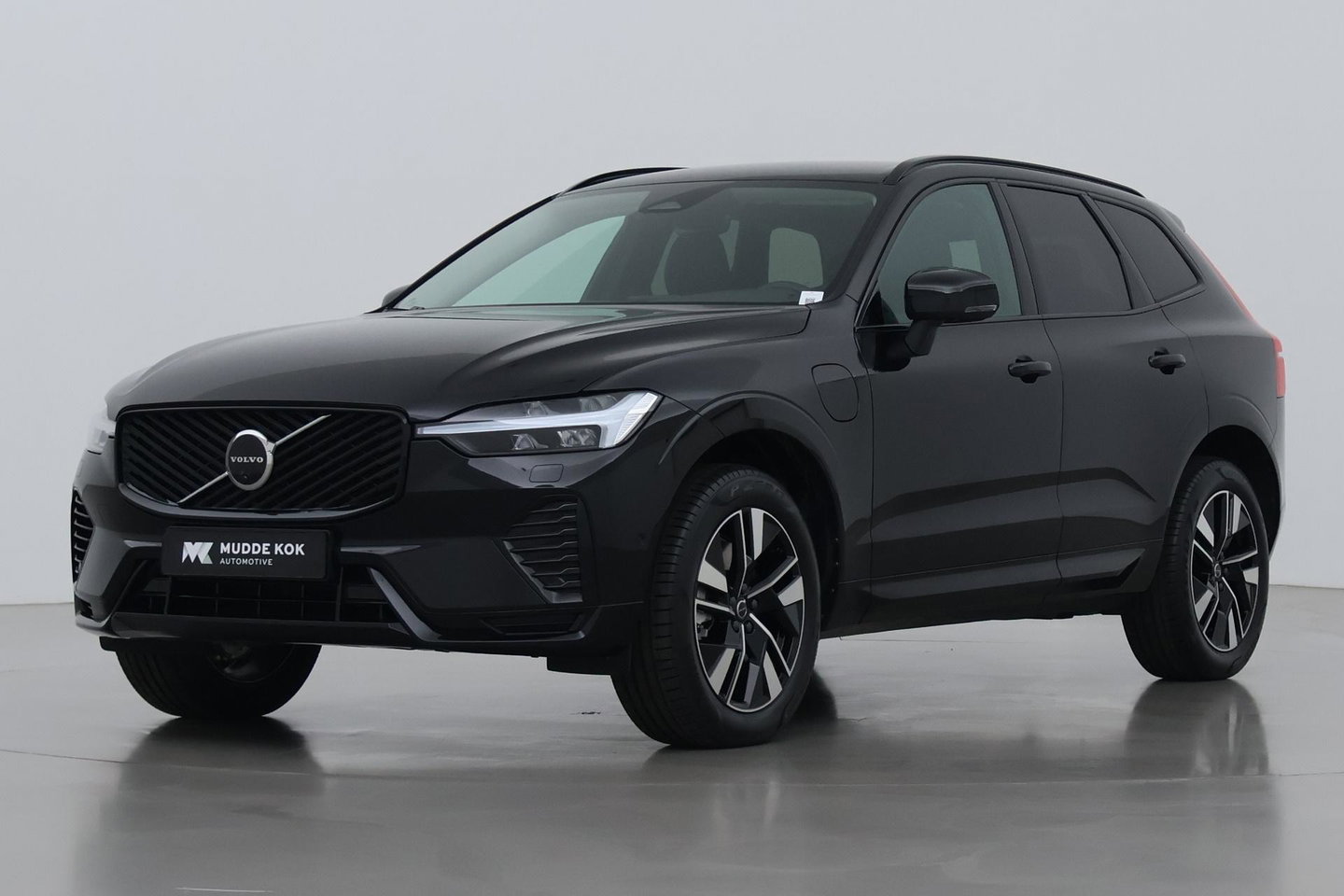 Volvo XC60 T8 Plug-in hybrid Plus Dark | ACC | Harman/Kardon | 360° Camera | Stoel+Stuurverwarming | BLIS | Memory