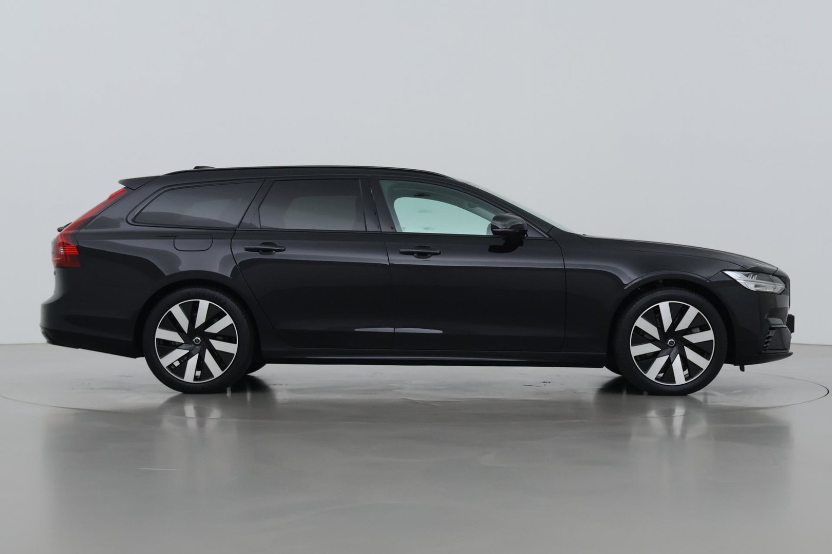 Volvo V90 T8 Plug-in hybrid Plus Dark | ACC | 360° Camera | Harman/Kardon | Keyless | Stoel+Stuurverwarming | 19 Inch