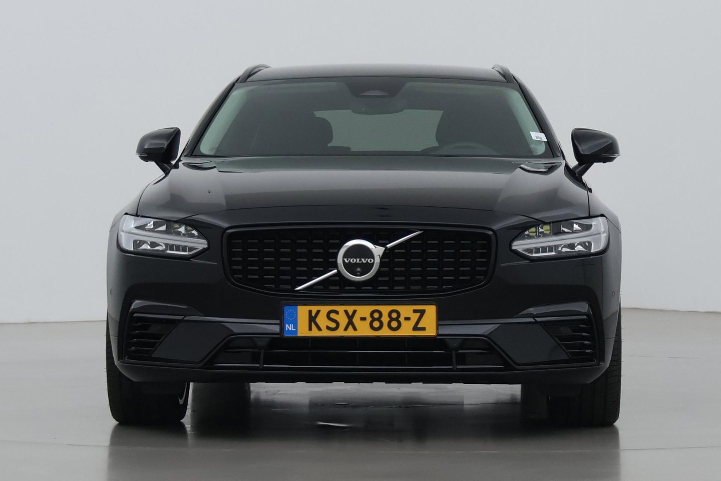 Volvo V90 T8 Plug-in hybrid Plus Dark | ACC | 360° Camera | Harman/Kardon | Keyless | Stoel+Stuurverwarming | 19 Inch