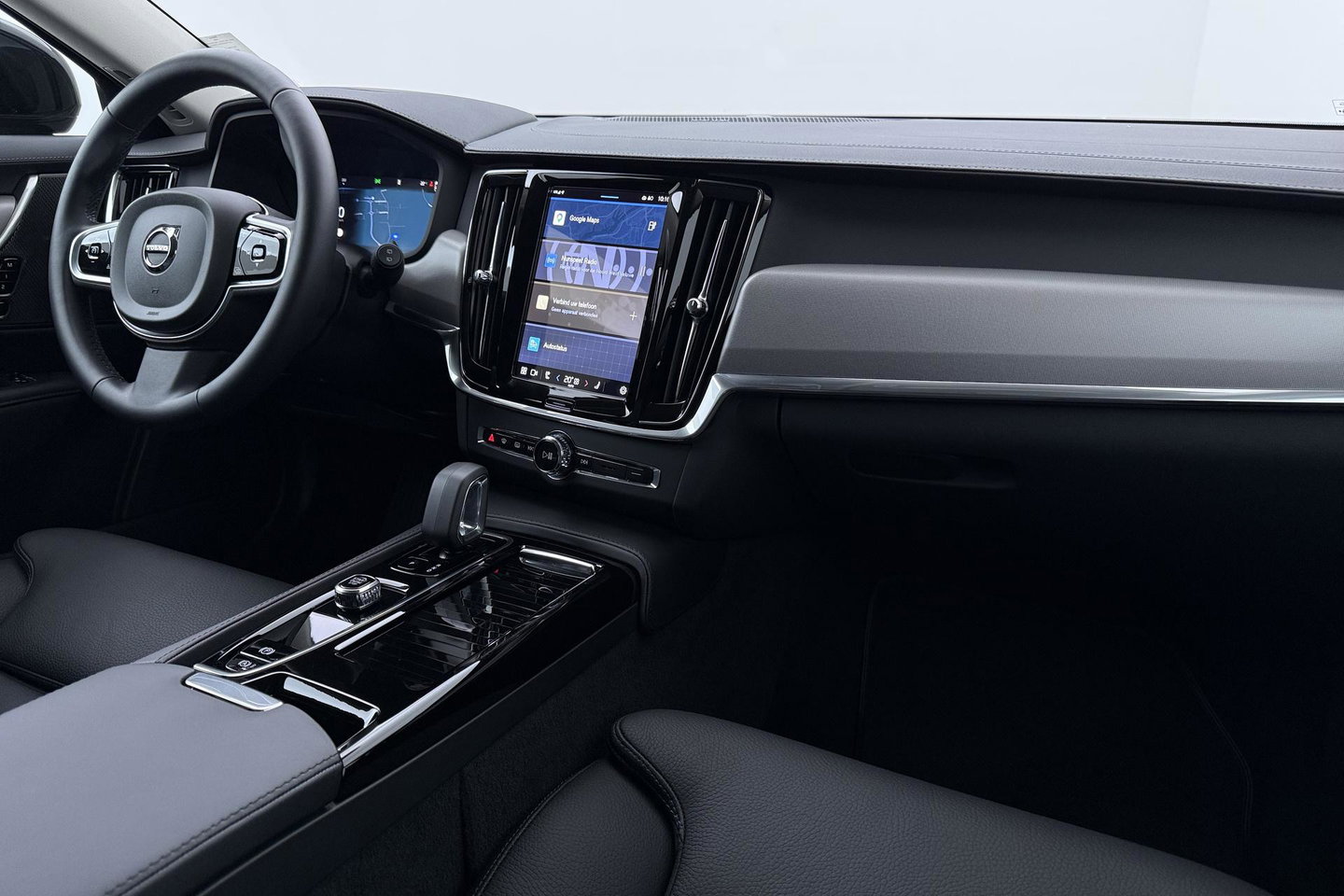 Volvo V90 T8 Plug-in hybrid Plus Dark | ACC | 360° Camera | Harman/Kardon | Keyless | Stoel+Stuurverwarming | 19 Inch