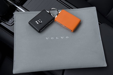 Volvo V90 T8 Plug-in hybrid Plus Dark | ACC | 360° Camera | Harman/Kardon | Keyless | Stoel+Stuurverwarming | 19 Inch
