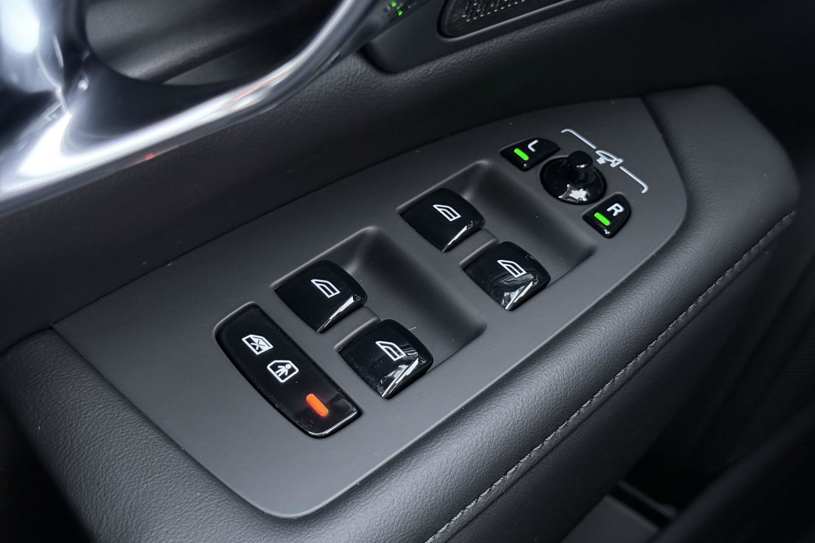 Volvo V90 T8 Plug-in hybrid Plus Dark | ACC | 360° Camera | Harman/Kardon | Keyless | Stoel+Stuurverwarming | 19 Inch