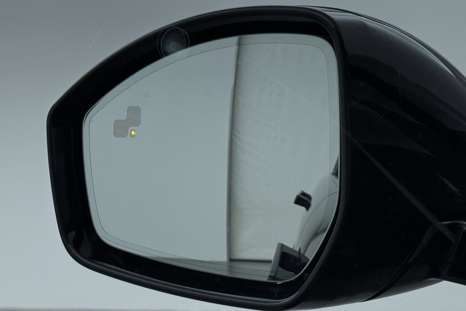 Land Rover Range Rover Evoque 1.5 P300e AWD R-Dynamic SE | ACC | Panoramadak | Meridian | Camera | Memory | 20 Inch