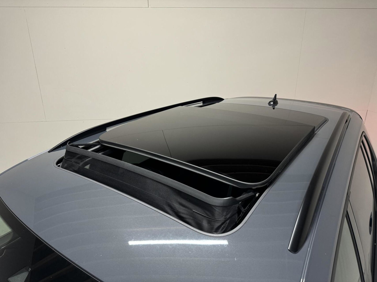 Volkswagen Tiguan 1.4 TSI eHybrid Black Style R-Line Pano Sfeer Camera NAP