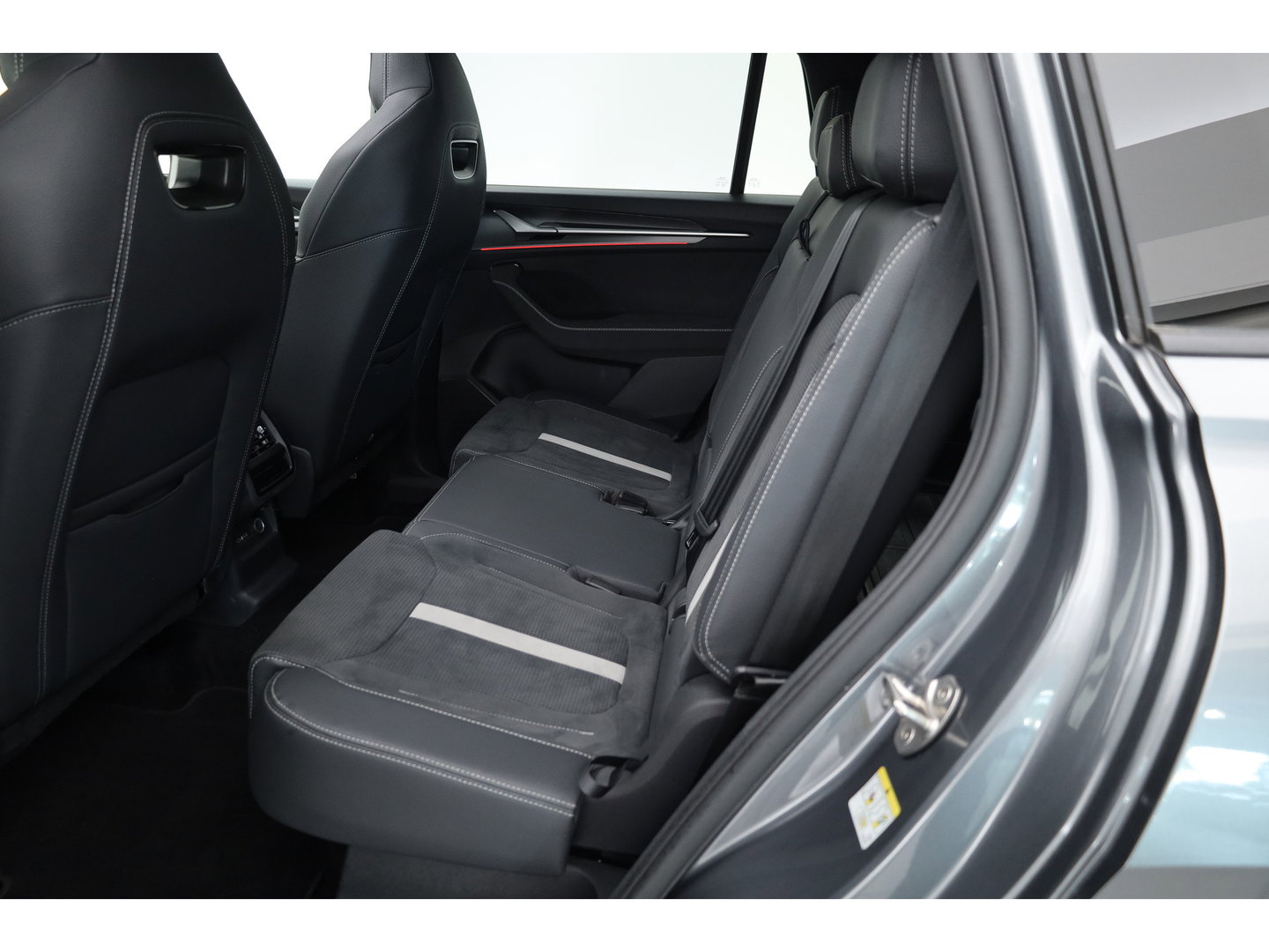 Škoda Kodiaq 1.5 TSI MHEV Sportline Business 7p | Pano | Elek. Trekhaak | Apple CarPlay | Camera | Adapt. Cruise | Keyless | 20''