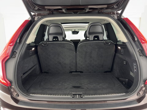 Volvo XC90 2.0 D5 AWD Inscription [ 7-Pers. ] Aut. *PANO | LEATHER | FULL-LED | MEMORY-PACK | BLINDSPOT | KEYLESS | DIGI-COCKPIT | CAMERA | NAVI-FULLMAP | HEATED-CONTOURSEATS | TOWBAR |  HEAD-UP |  21''ALU*
