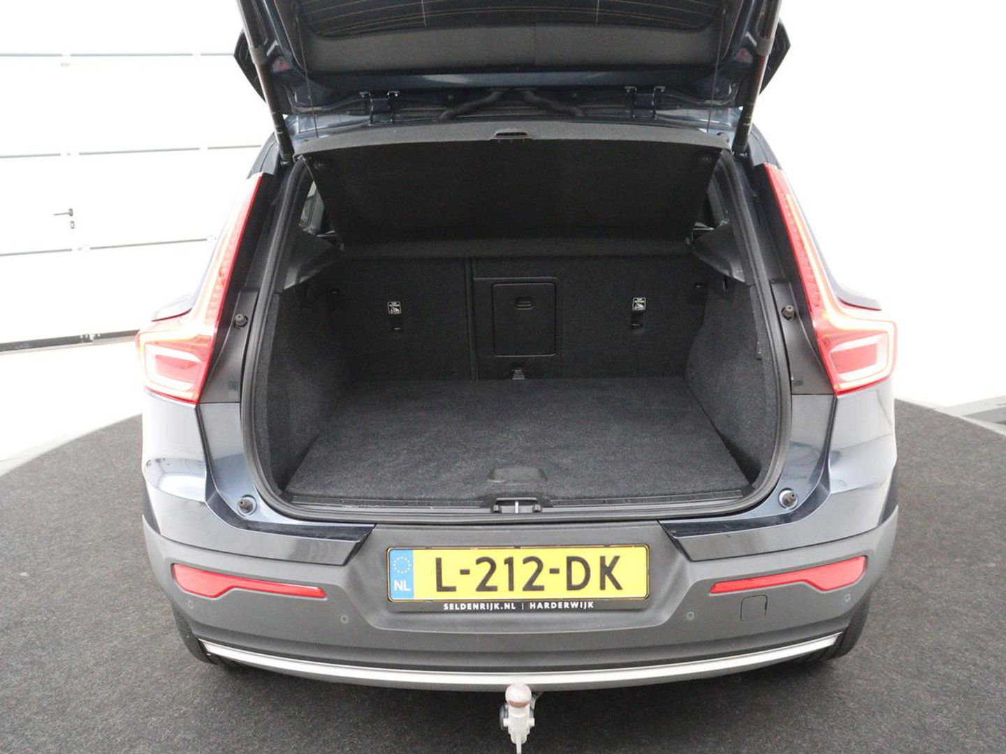 Volvo XC40 1.5 T5 Recharge Business Pro | SOH 89,2% | Leder | Memory | Stuur/stoel verwarming | Cruise control | Caplay | Park assist | Elektrische achterklep | Trekhaak