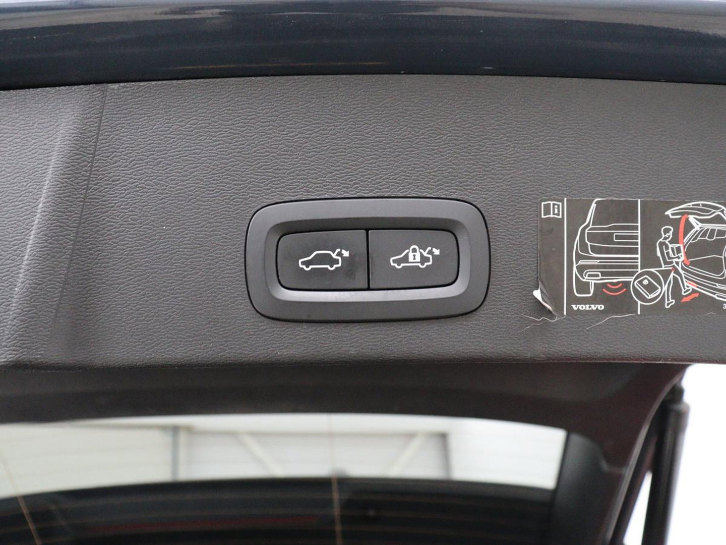 Volvo XC40 1.5 T5 Recharge Business Pro | SOH 89,2% | Leder | Memory | Stuur/stoel verwarming | Cruise control | Caplay | Park assist | Elektrische achterklep | Trekhaak