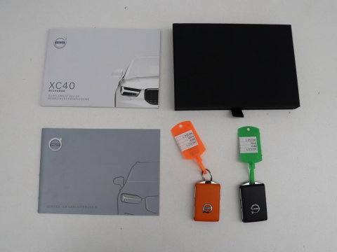 Volvo XC40 1.5 T5 Recharge Business Pro | SOH 89,2% | Leder | Memory | Stuur/stoel verwarming | Cruise control | Caplay | Park assist | Elektrische achterklep | Trekhaak