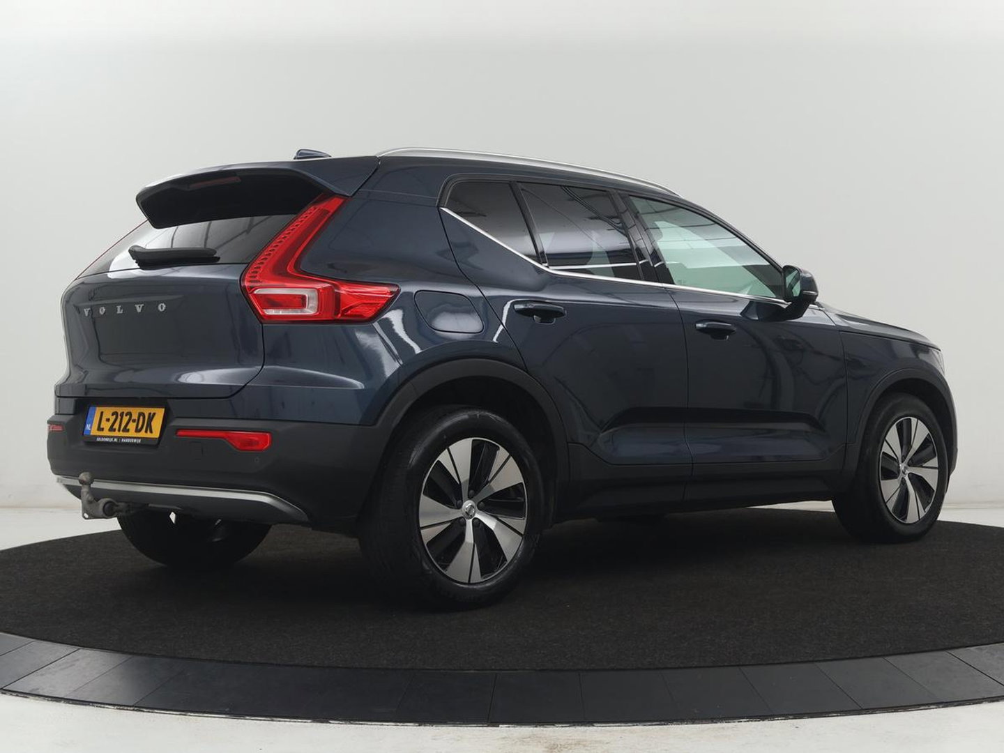 Volvo XC40 1.5 T5 Recharge Business Pro | SOH 89,2% | Leder | Memory | Stuur/stoel verwarming | Cruise control | Caplay | Park assist | Elektrische achterklep | Trekhaak