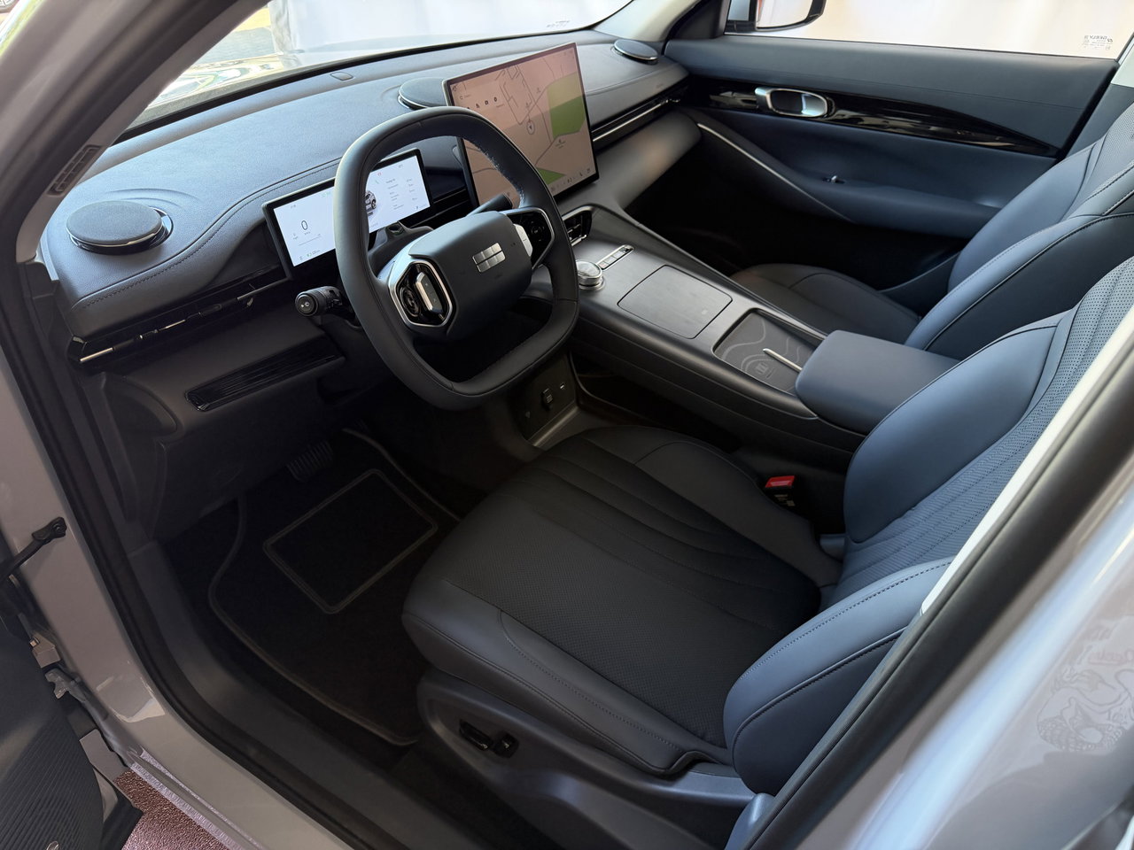 Geely E5
