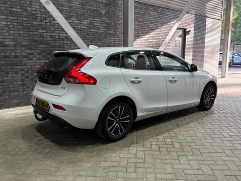 Volvo V40 2.0 T3 Momentum | Trekhaak | Standkachel | LED | Camera | Navigatie | Stoelverwarming | Voorruitverwarming