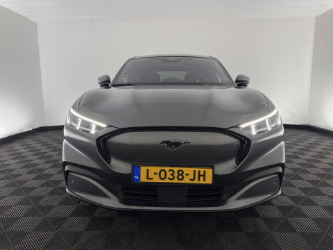 Ford Mustang Mach-E Extended First Edition AWD 98 kWh [3-Fase-11kW] (INCL-BTW) *PANO | LEATHER | FULL-LED | ADAPTIVE-CRUISE | DIGI-COCKPIT | BANG&OLUFSEN | MEMORY-PACK | KEYLESS | NAVI-FULLMAP | CARPLAY | HEATED-COMFORTSEATS | TOPVIEW | ADAPTIVE-CRUISE | PRIV