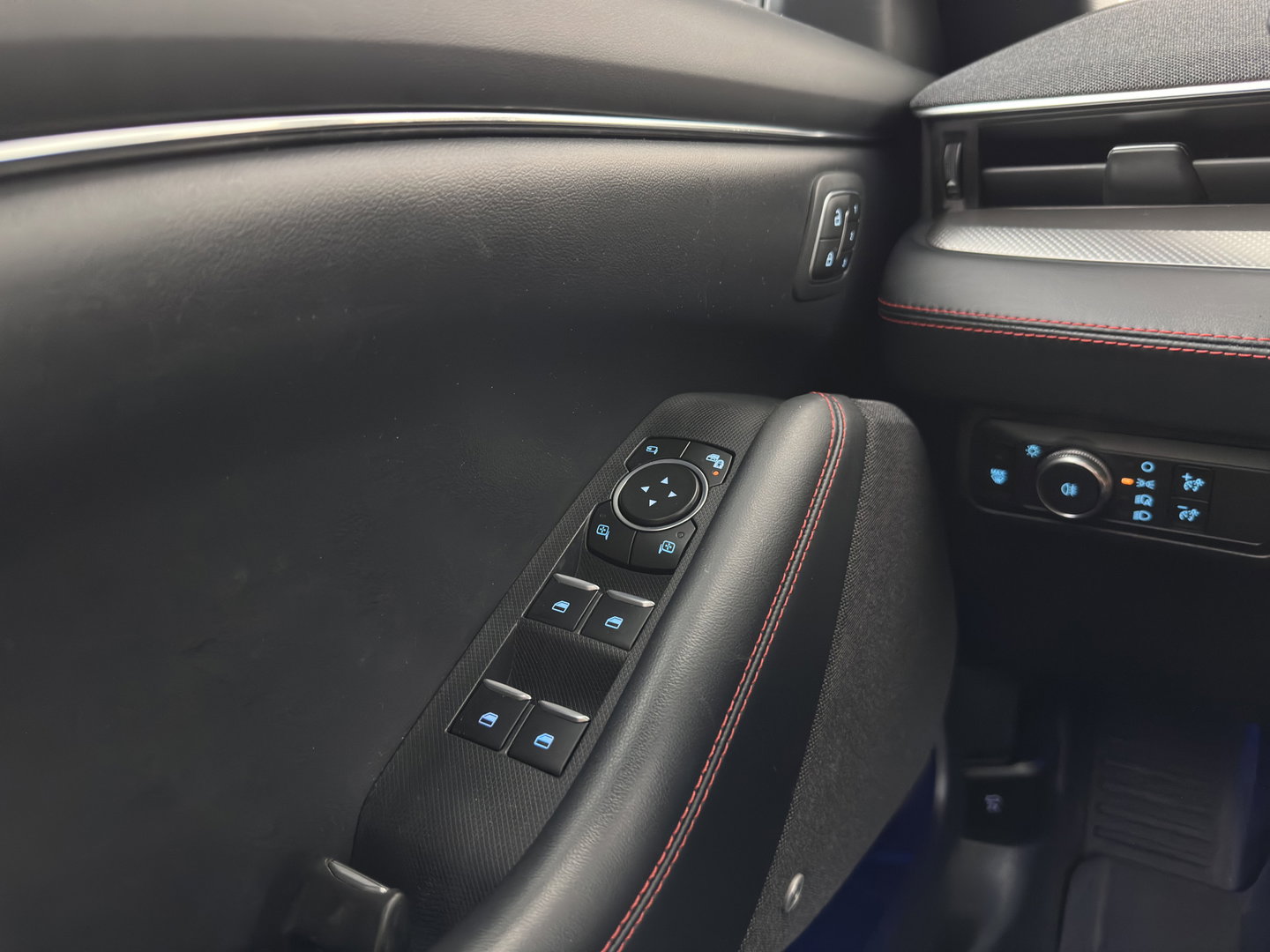 Ford Mustang Mach-E Extended First Edition AWD 98 kWh [3-Fase-11kW] (INCL-BTW) *PANO | LEATHER | FULL-LED | ADAPTIVE-CRUISE | DIGI-COCKPIT | BANG&OLUFSEN | MEMORY-PACK | KEYLESS | NAVI-FULLMAP | CARPLAY | HEATED-COMFORTSEATS | TOPVIEW | ADAPTIVE-CRUISE | PRIV