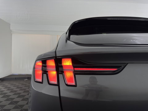 Ford Mustang Mach-E Extended First Edition AWD 98 kWh [3-Fase-11kW] (INCL-BTW) *PANO | LEATHER | FULL-LED | ADAPTIVE-CRUISE | DIGI-COCKPIT | BANG&OLUFSEN | MEMORY-PACK | KEYLESS | NAVI-FULLMAP | CARPLAY | HEATED-COMFORTSEATS | TOPVIEW | ADAPTIVE-CRUISE | PRIV