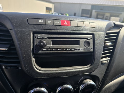 Iveco Daily 35C14V 2.3 410 H2 Camera Airco Cruise Bakwagen Volume dubbel lucht 30 m3